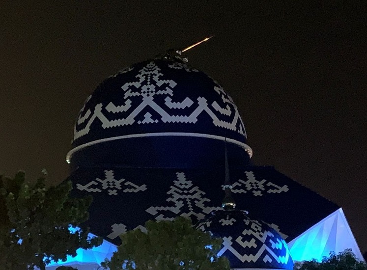 Hujan Deras dan Angin Kencang Melanda Batam, Kubah Masjid Agung Patah